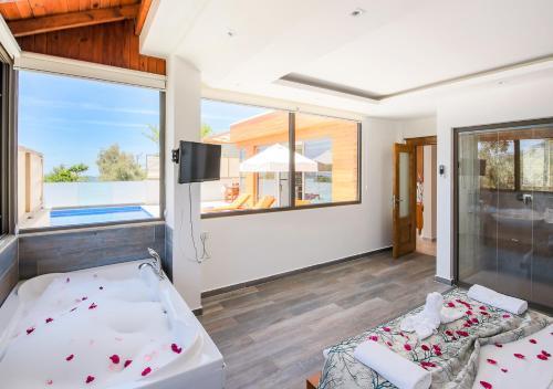 Villa 2 Sleeps 4 Isolated Honeymoon-Villa Sardunya in Islamlar