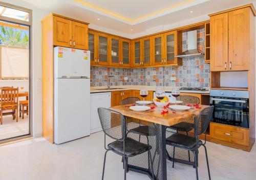 Konyha, Villa 2 Sleeps 4 Isolated Honeymoon-Villa Sardunya in Islamlar