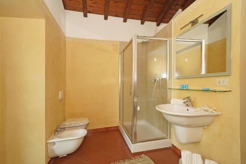 Villa Ambrogia: large country manor with private pool next to golf course gîte à louer San Rocco