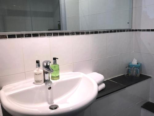 Seabreeze Restaurant With Rooms - image 8