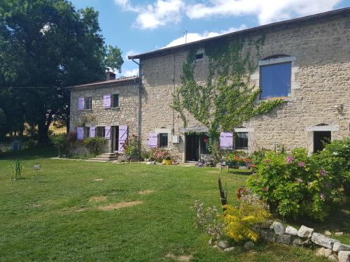 Les Pierres Davélie chambre d'hôte Puy du Sapt