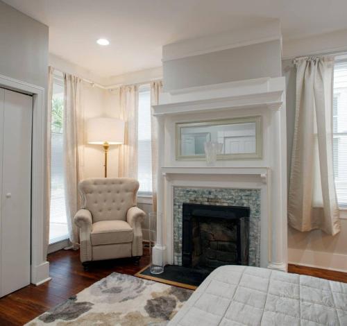 Huge 5 bed, 5 bath in Historic Downtown Savannah