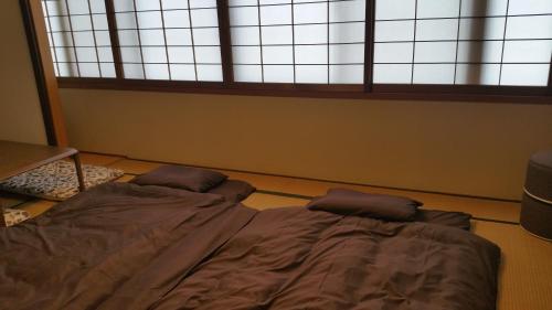 4 futon beds