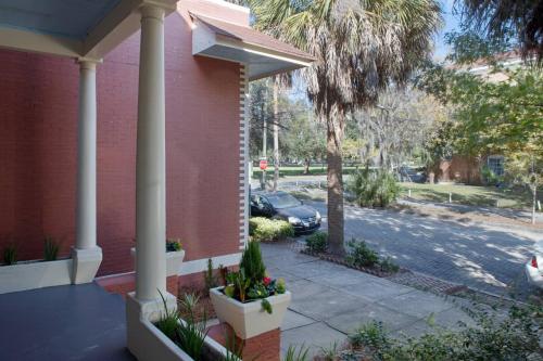 Huge 5 bed, 5 bath in Historic Downtown Savannah 5