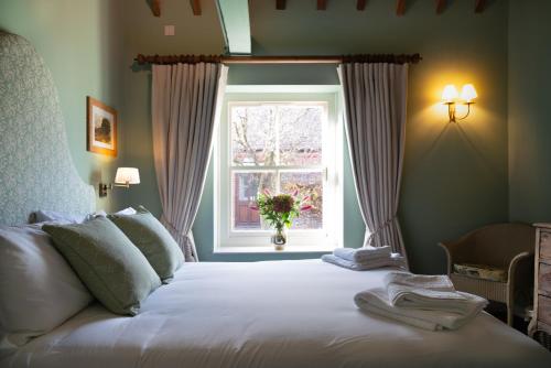 The Horse and Groom Inn - Accommodation - Chichester