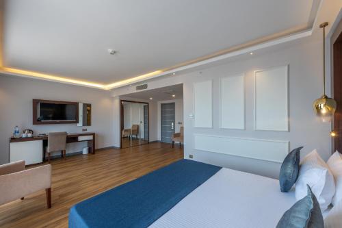 230464868 Nova Plaza Crystal Hotel & Spa