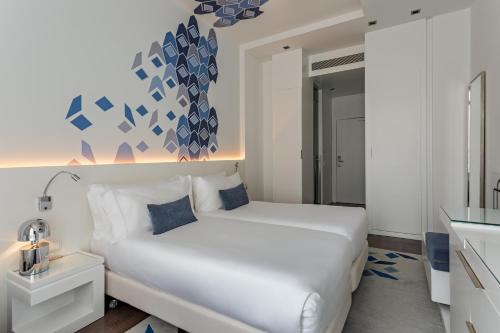 Room Mate Carla Barcelona - image 3