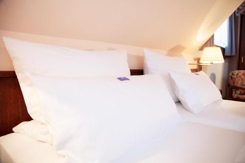Hotel Lonac - image 11