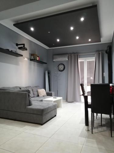 Bright and modernized apartment close to Psyri