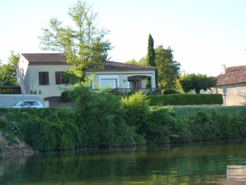 Au bord du Tarn gîte à louer Lagrave