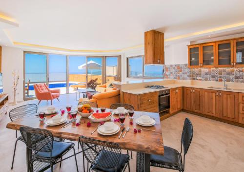 Ételek és italok, Villa 5 Sleeps 6 Isolated Pool See and Montain View-Villa Kartal Yuvası in Islamlar