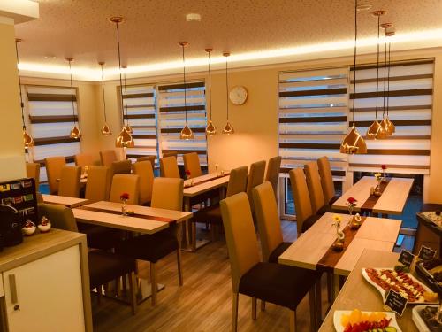 Toit ja joogid, Hotel Glinde in Glinde