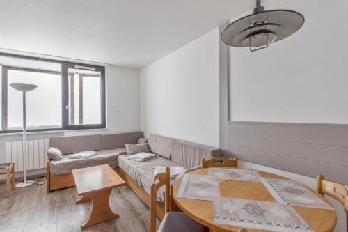 Select One-Bedroom Apartment (4 People)
