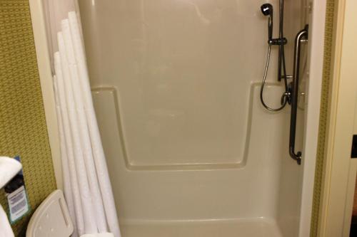 . Holiday Inn Express Yorkton East by IHG