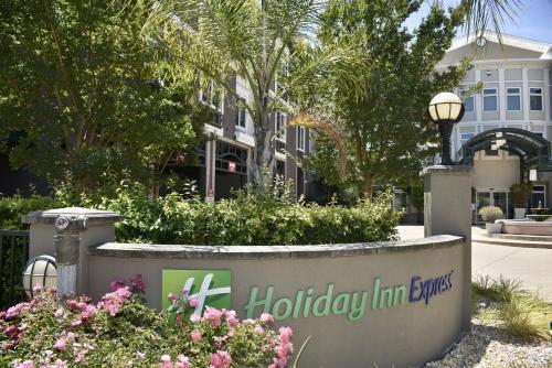 Facilities, Holiday Inn Express Windsor Sonoma Wine Country in Windsor (CA)