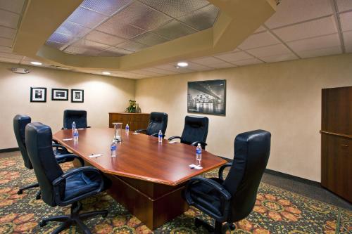 Holiday Inn Express Hotel & Suites Waterford by IHG in Waterford, USA