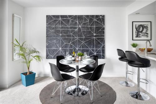 The Modern Whistler Apartment - Ski-in ski-out in Whistler, Canada