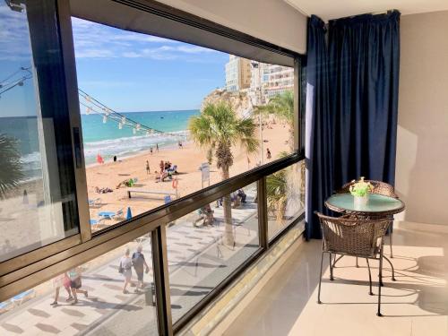 Seafront Levante Beach Blueline - main image
