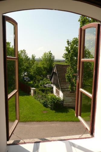 Skats, Statek Chmelovice in Chmelovice