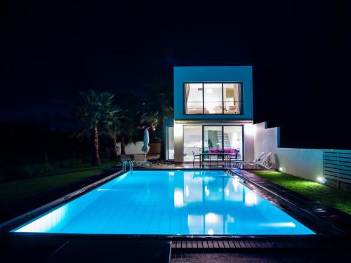  Blue Sea Luxury Villa in Maleme