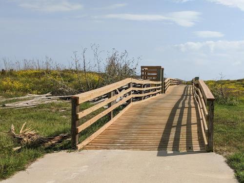 Gulf-View New-Build with Pool & On-Site Beach Access home - image 2