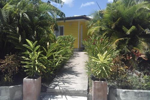 Kazavannah beautiful brand new bungalow Vieux Habitants Guadeloupe
