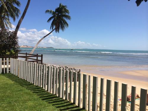 Two-Bedroom House - Beachfront image 5