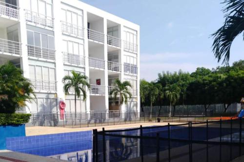 Apto con piscina y cancha de futbol by Emerge Rentals