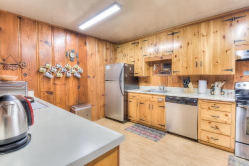 Zephyr Cove Cabin - image 2