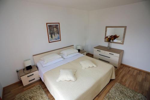 Apartment Mut - 250 m from beach - image 7