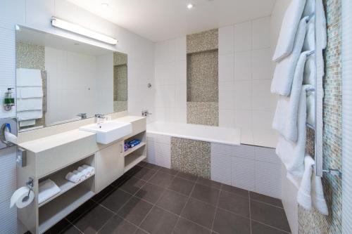 Hyde Park Inn - image 2