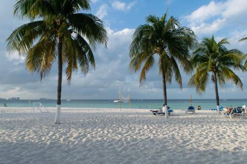 Oceanfront condo at voted best Cancun sandy beach, Cancún (fotografie 11)