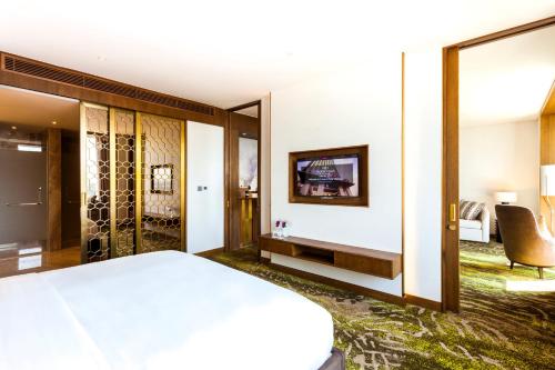 230571899 Crowne Plaza Vientiane by IHG