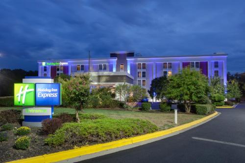 Holiday Inn Express Washington DC East- Andrews AFB, an IHG Hotel