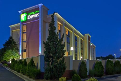 Holiday Inn Express Washington DC East- Andrews AFB, an IHG Hotel