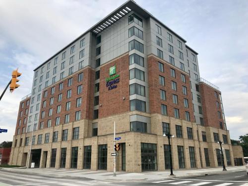 Holiday Inn Express & Suites Downtown Ottawa East, an IHG Hotel