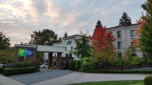 Holiday Inn Express and Suites Surrey, an IHG Hotel