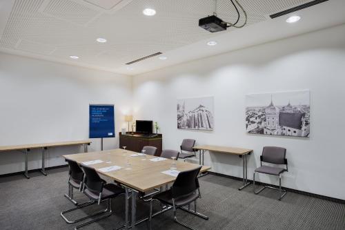 Holiday Inn Express Augsburg an IHG Hotel - image 9