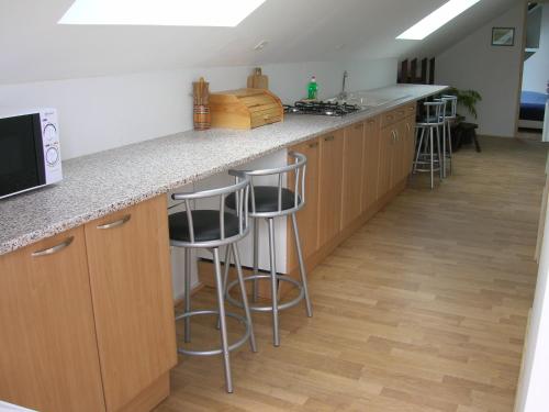 Chambres Hotes av Cuisine Pierreval Rouen chambre d'hôte Forêt de Préaux