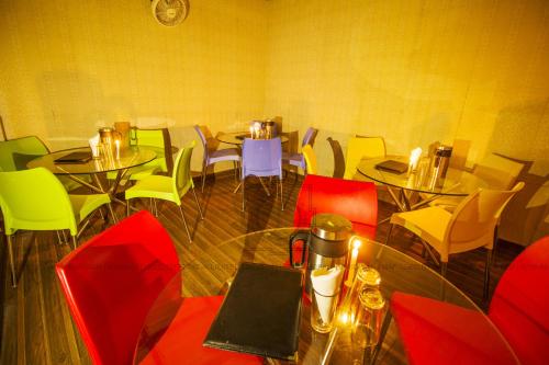 ห้องอาหาร, โรงแรมโคปาล (Hotel Gopal) in ศิขุปุระ
