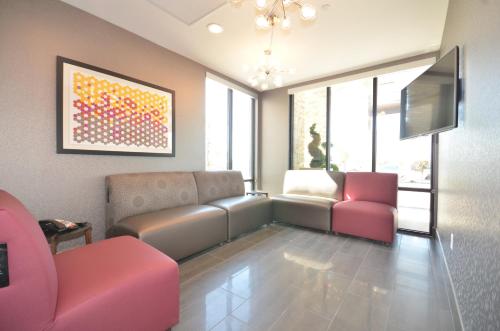 Photo - Holiday Inn Express & Suites Oklahoma City Mid - Arpt Area by IHG