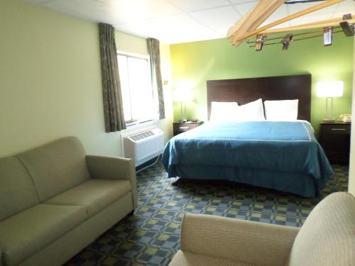 Travelodge by Wyndham Cleveland Lakewood