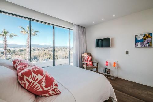 Superb Villa 6 Bedroom Sea View