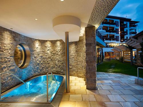 Schlosshotel Fiss 4