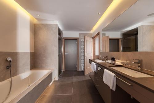 Schlosshotel Fiss - main image