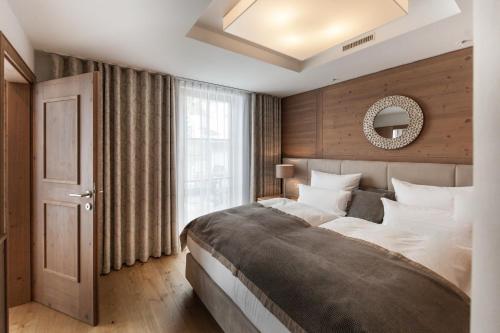 Schlosshotel Fiss - image 13