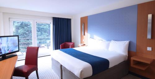 Ramada by Wyndham London North M1 in Edgware