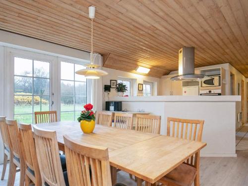 Four-Bedroom Holiday home in Ulfborg 2