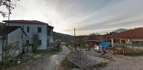  Villagers in Paliourí