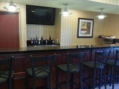 Cobblestone Inn & Suites - Bloomfield